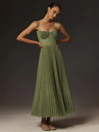 Claire – Robe plissée en tulle avec drapé asymétrique