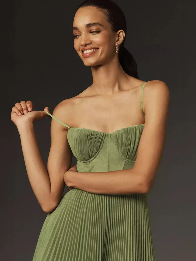 Claire – Robe plissée en tulle avec drapé asymétrique